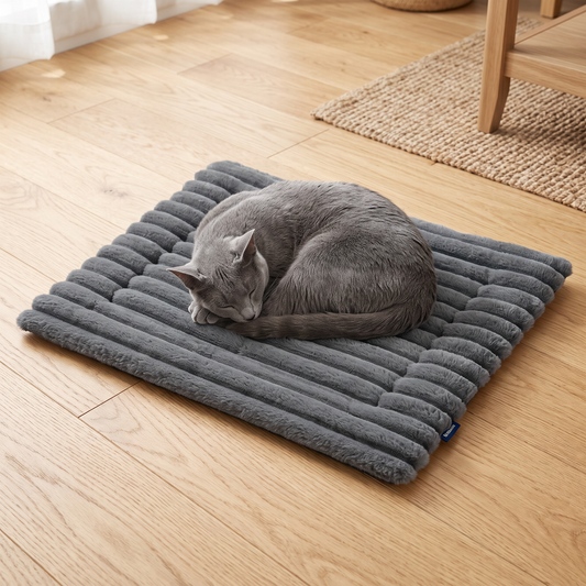 Self-Warming Pet Mat for Cats & Dogs – Quiet, Non-Slip & Electricity-Free