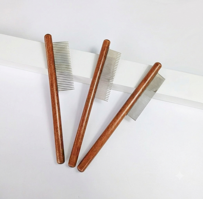 Premium Cat Comb: Stainless Steel Grooming for a Healthy Coat