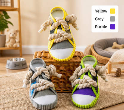 Squeaky slipper with sturdy cotton rope – dental care & fun for dogs